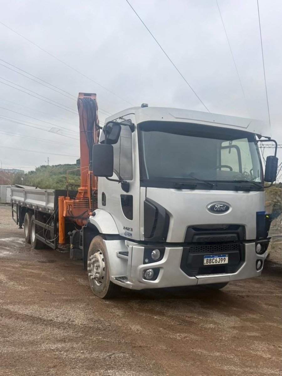 Ford Cargo 2423 L · Munck AGI 43.0