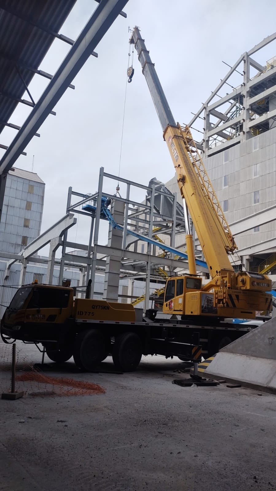 Trabalho realizado pela TGML com equipamentos de movimentação e transporte de cargas